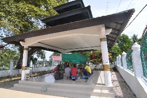 Warga Manfaatkan Hari Libur untuk Ziarah ke Makam Malikussaleh